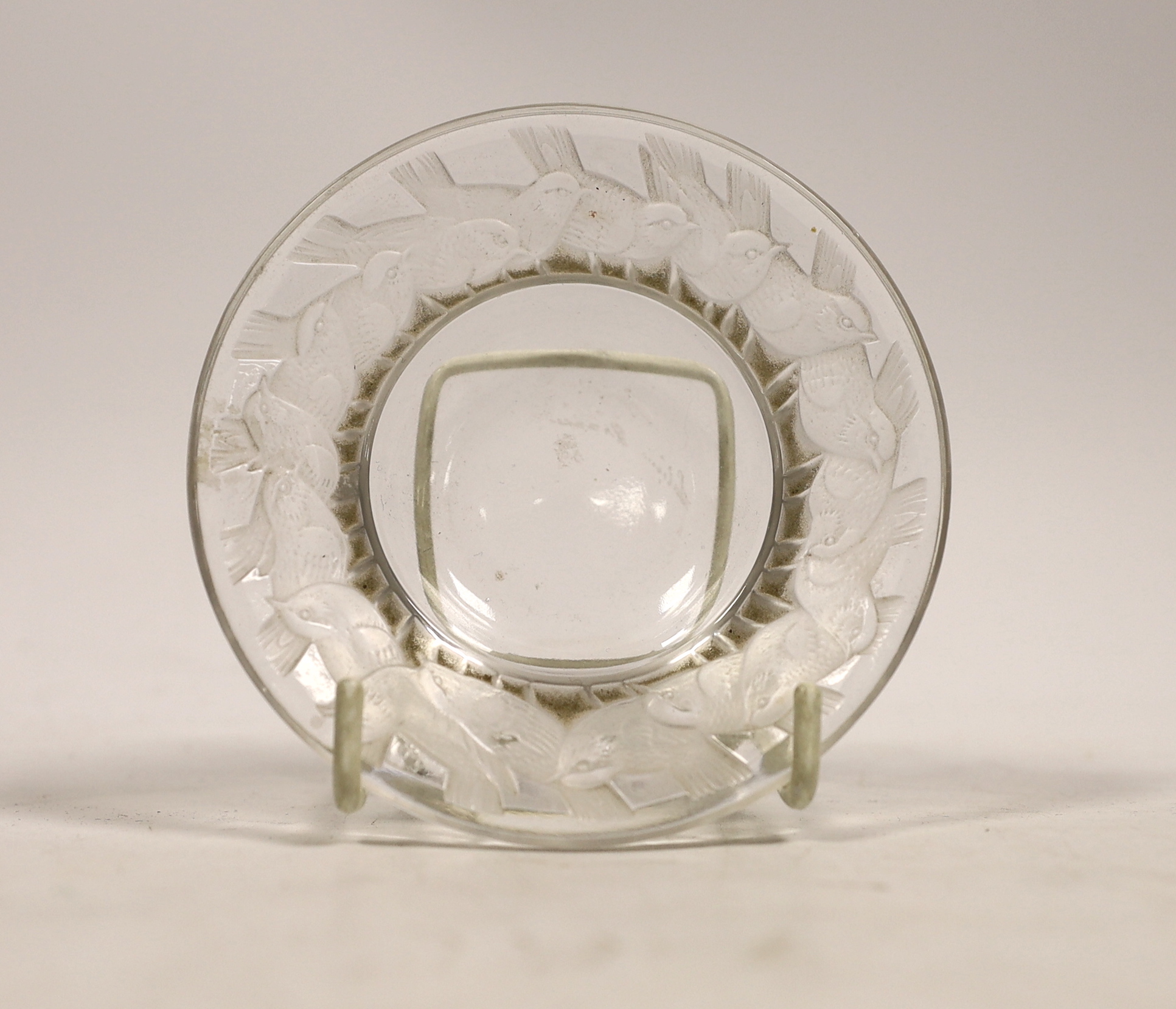 A Lalique small bowl with moulded wrens to rim, 9.5cm diameter